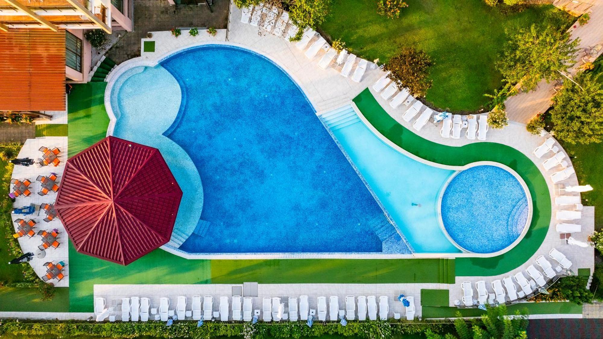 Aparthotel Hotel Prestige City II Primorsko Eksteriør bilde