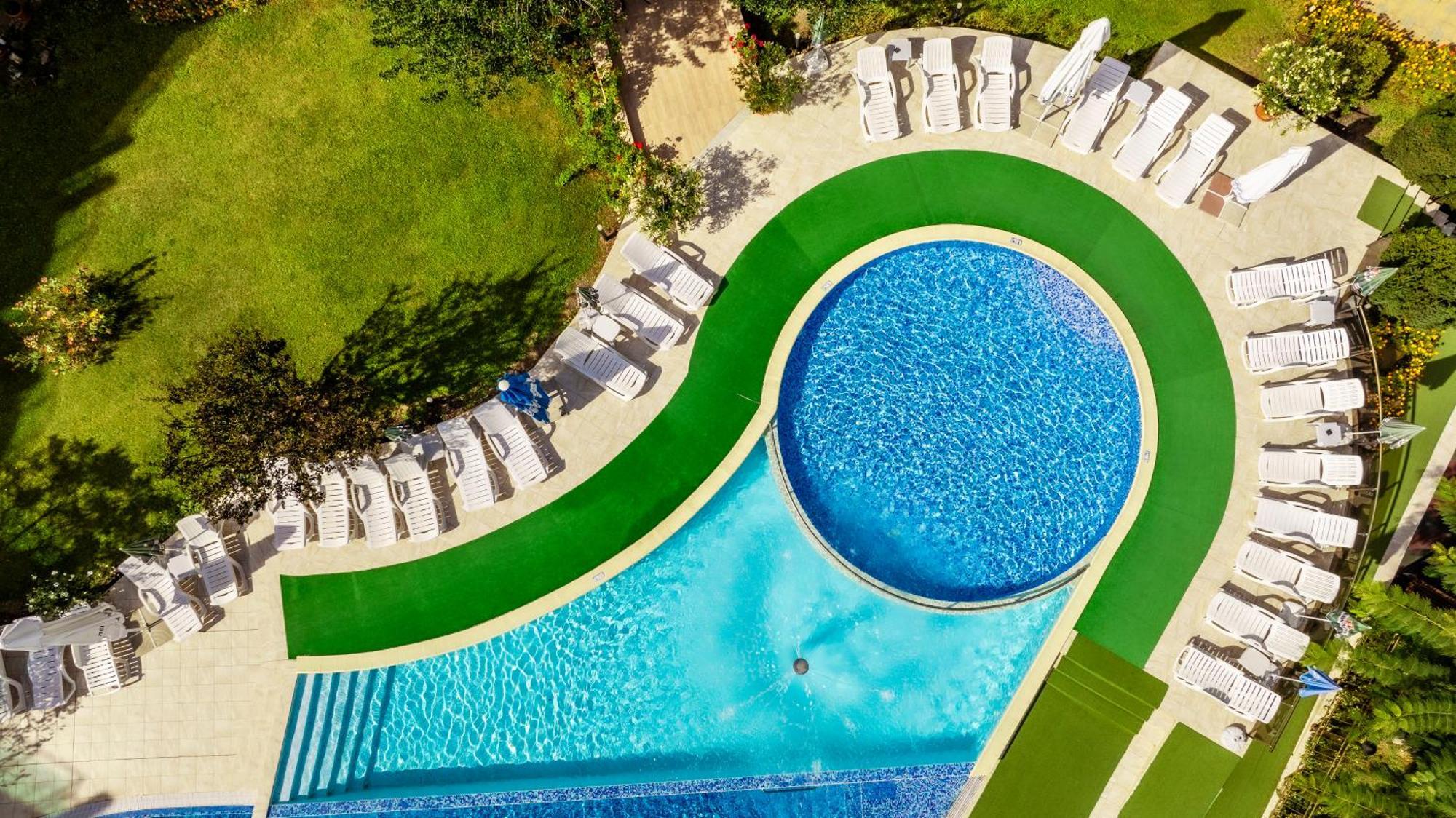 Aparthotel Hotel Prestige City II Primorsko Eksteriør bilde