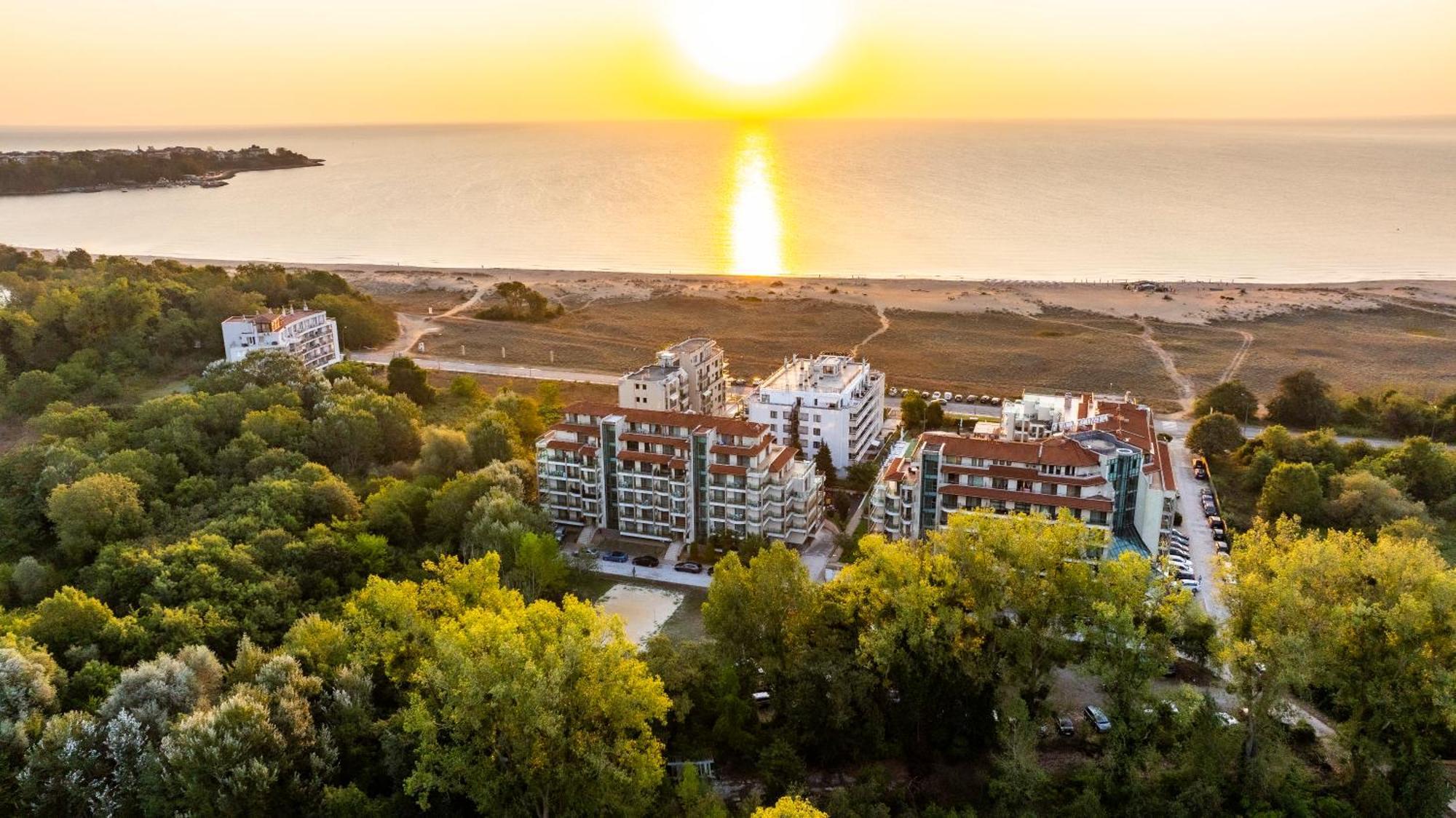 Aparthotel Hotel Prestige City II Primorsko Eksteriør bilde