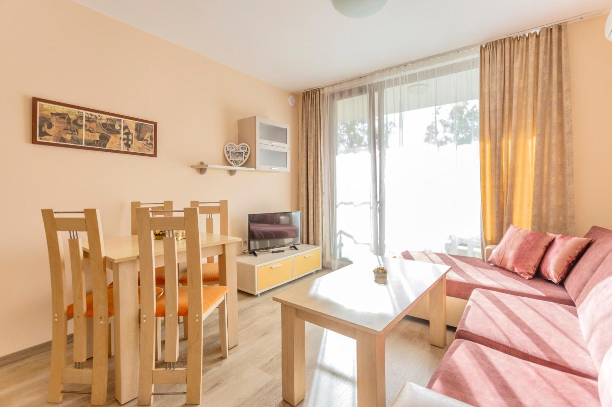 Aparthotel Hotel Prestige City II Primorsko Eksteriør bilde
