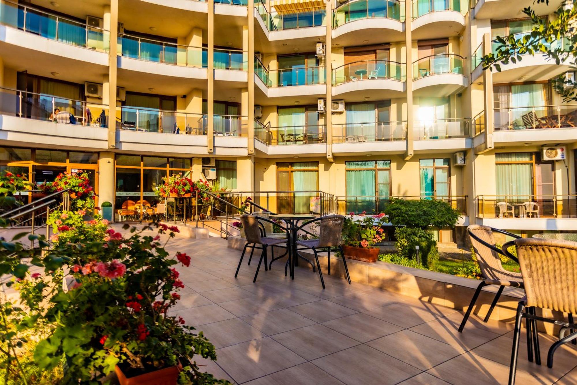 Aparthotel Hotel Prestige City II Primorsko Eksteriør bilde