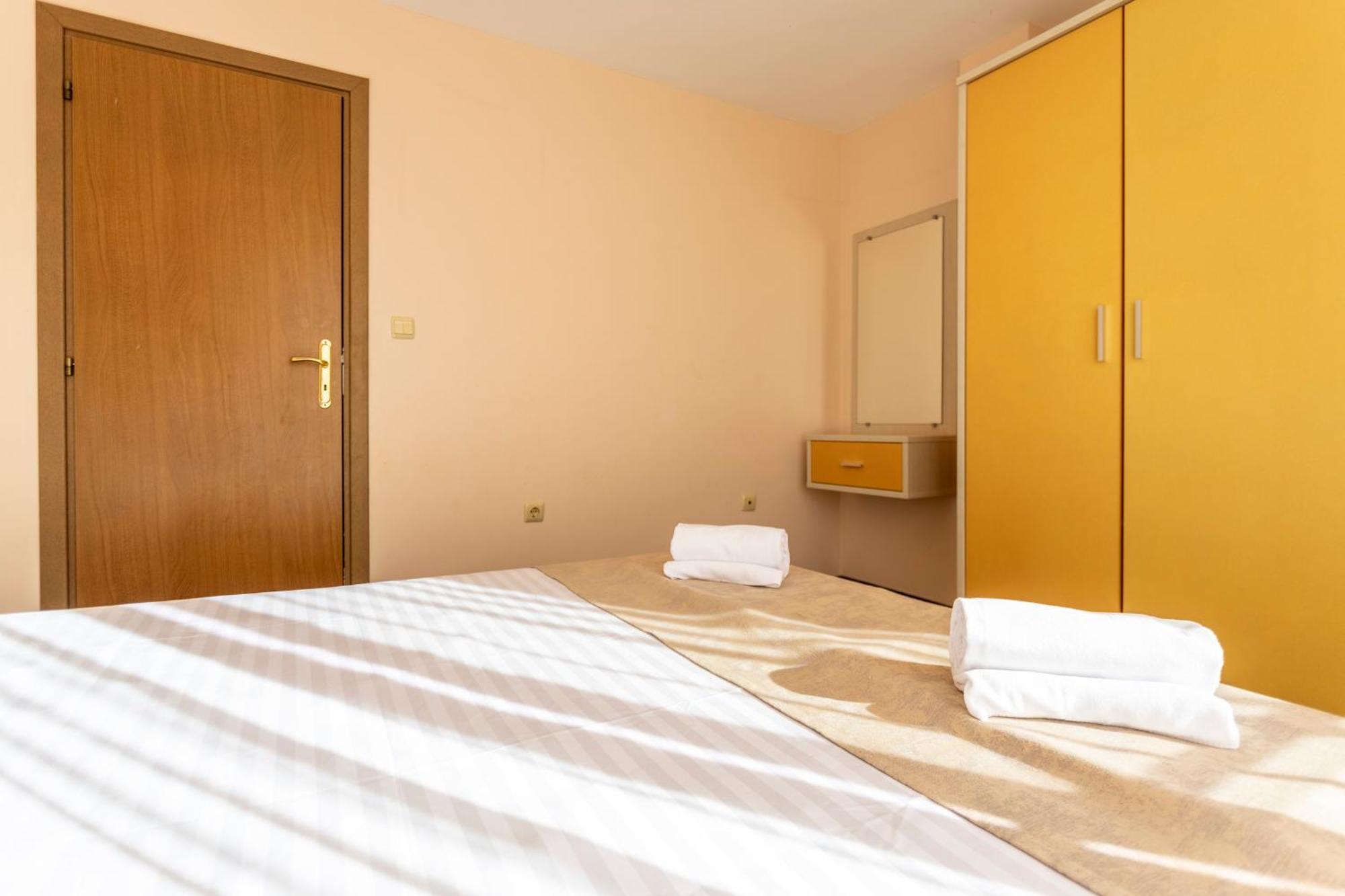 Aparthotel Hotel Prestige City II Primorsko Eksteriør bilde